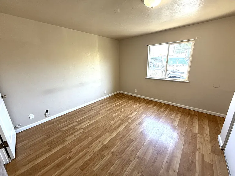 2237 Luz Ave — Photo 7