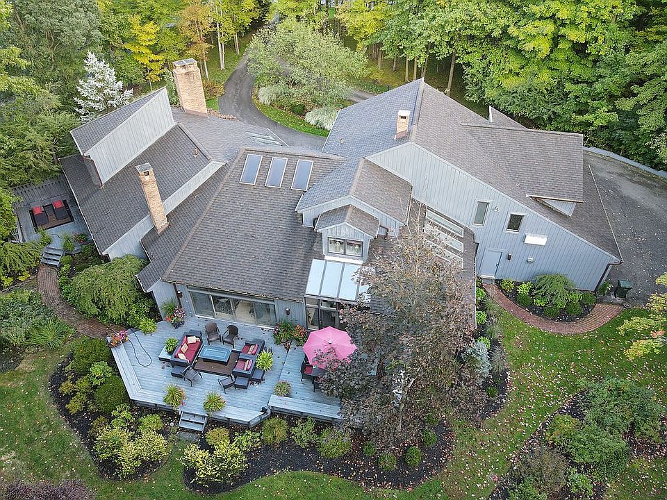 2nd image of 50 Ridgecreek Trl