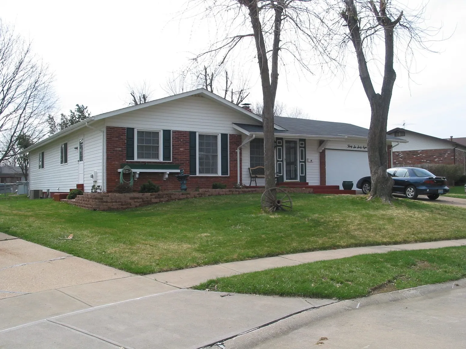 3668 Whispering Woods Dr photo 1