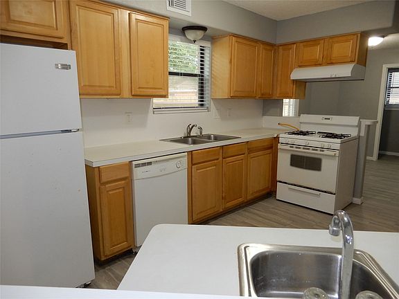5th image of 215 Terrace Dr
