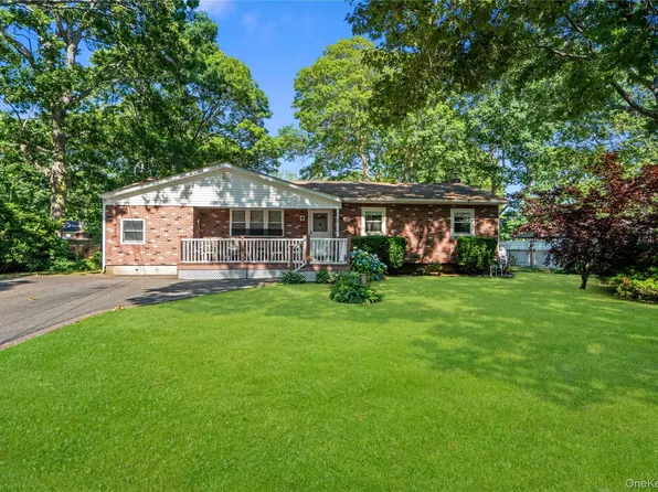 35 Corbin Avenue, Shirley, NY 11967