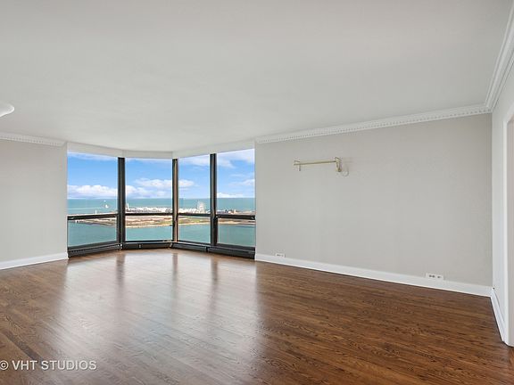 4th image of 990 N Lake Shore Dr APT 32A