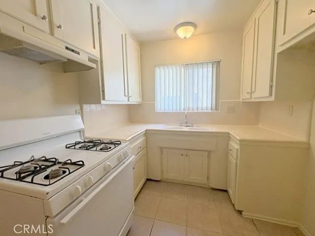 1026 W Granada Ct #2 — Photo 5