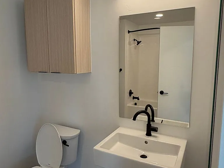 Rainford Apartments — Photo 161