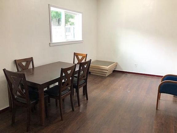 3rd image of 384 McCovey Ln