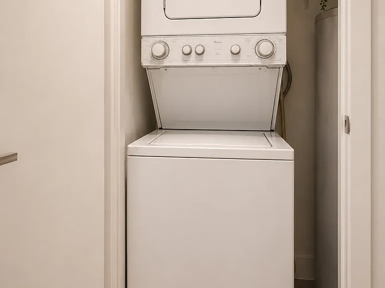 14 Meserole St #1B — Photo 6
