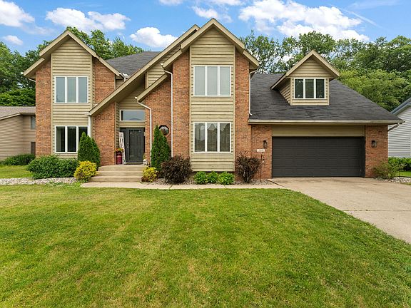 2nd image of 380 Sandpiper Dr