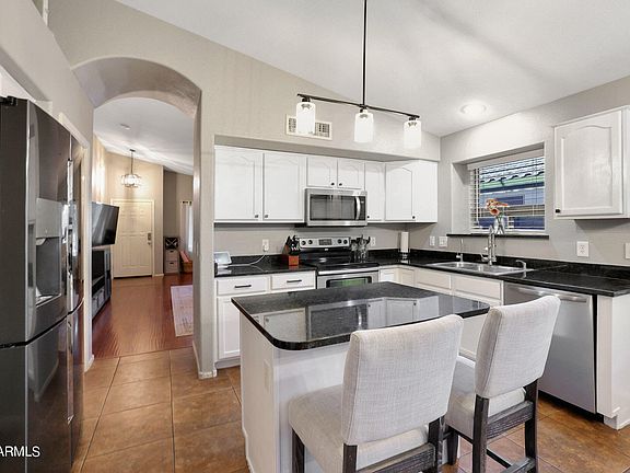 4th image of 16773 W MELVIN Street