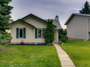 95 NW Shawglen Rise SW, Calgary, AB T2Y1Z2
