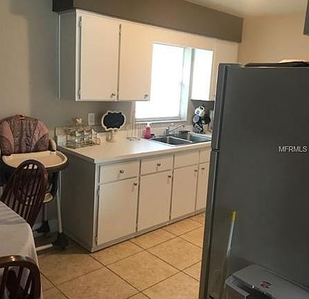 3rd image of 303 N Sunset Ave