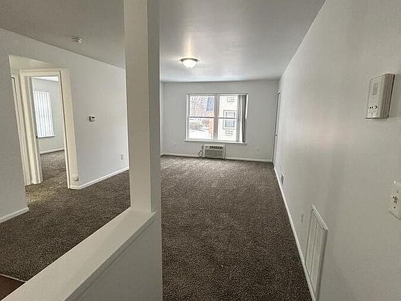 4th image of 721 Green Rd APT 221