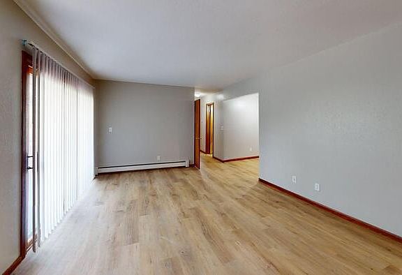 5th image of 305 Ryan Dr #11