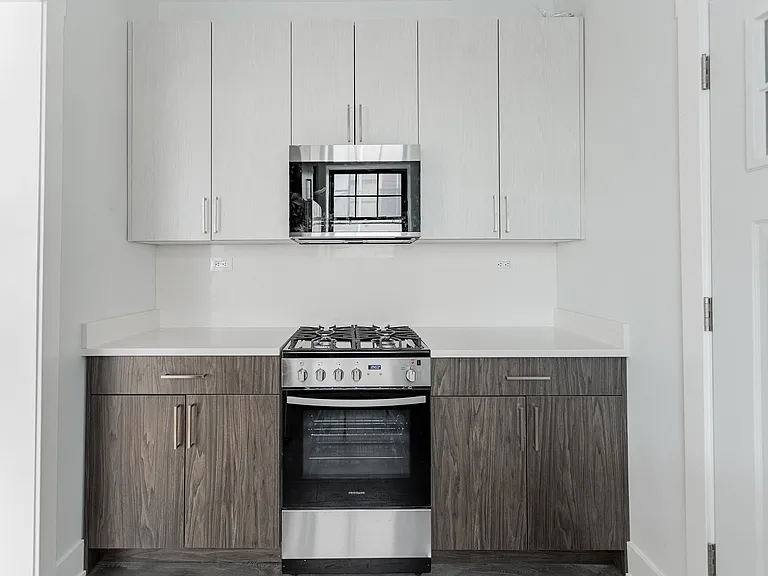 1623 W Belmont — Photo 15