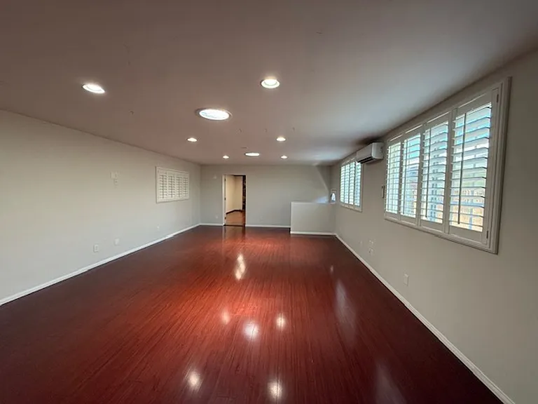 334 Roanoke Rd — Photo 8
