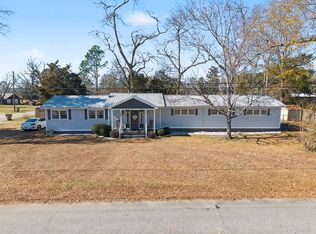 207 Hunton St NW, Poulan, GA 31781
