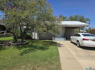 1005 Pinon Ln, Carlsbad, NM 88220