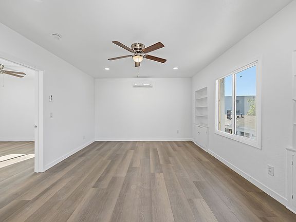 4th image of 1709 Sichel St #1711