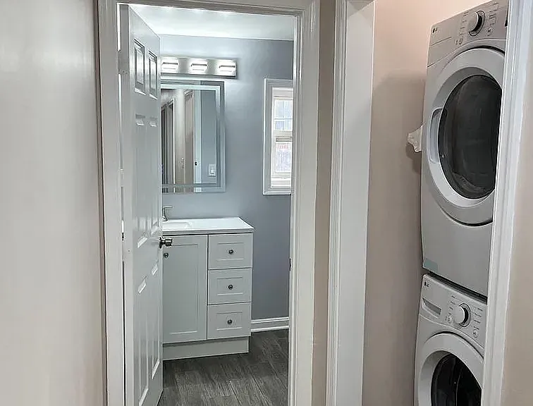 2317 E Fayette St — Photo 16