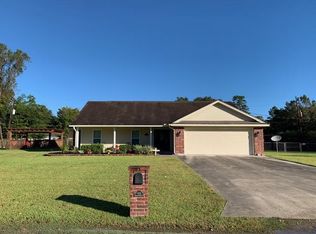 18 Concord Dr, Orange, TX 77630