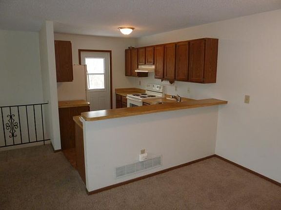 2nd image of 2541 Brookdale Ln N