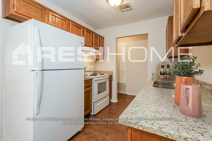 3 bed, 2.0 bath, 1016 sqft, $1,375 — Photo 3