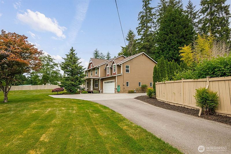 2nd image of 6727 180th Street SE