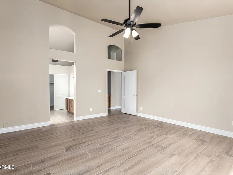 359 E Horseshoe Ave — Photo 18