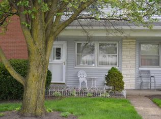 8 Oak Rd, Columbus, OH 43217