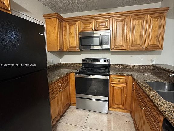 3rd image of 1721 Balfour Point Dr APT D