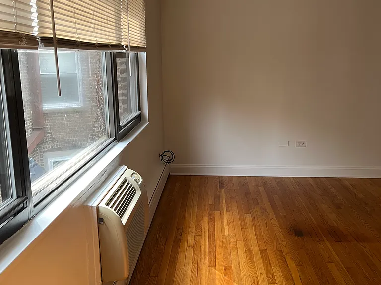 7608 N Rogers Ave #203 — Photo 8