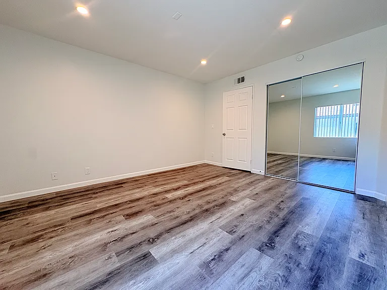 311 E Cedar Ave #210 — Photo 14