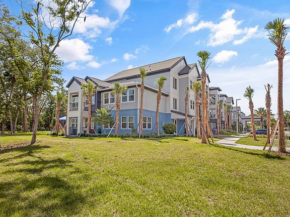 5th image of 1088 10th St #205
