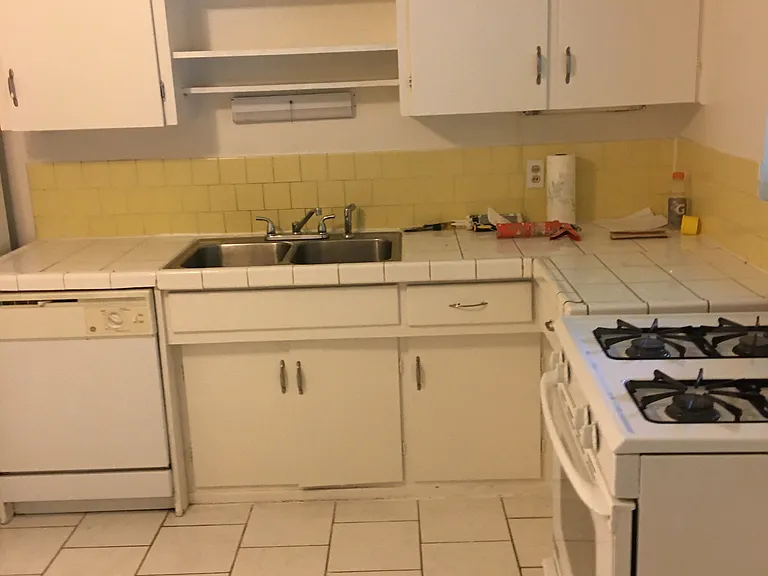 1039 Revere St — Photo 9