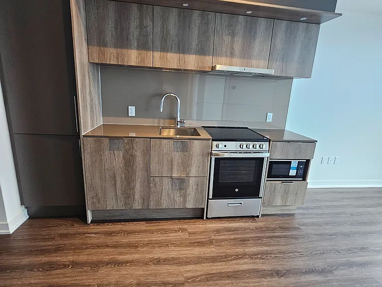 448 Burnhamthorpe Rd W #4201 — Photo 7