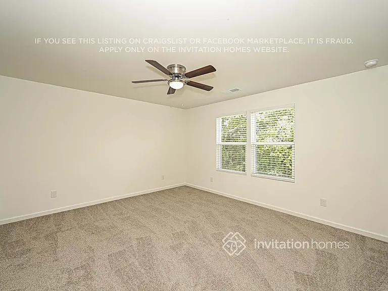208 E Millbrook Dr — Photo 11