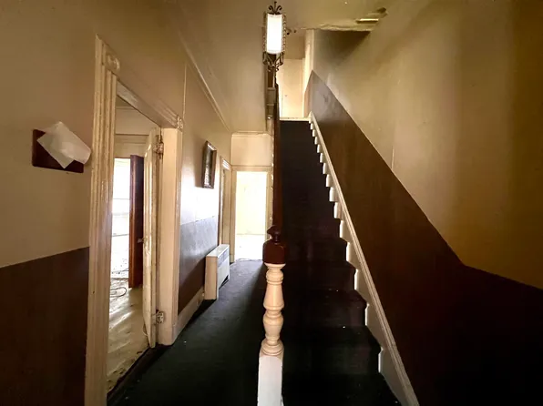 262 Clerk Street image 1 of 23