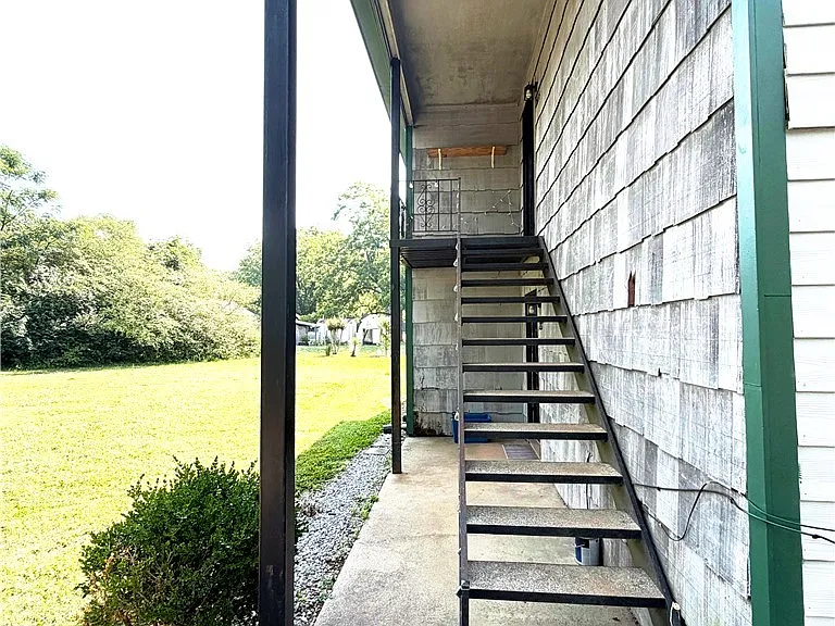 2835 Cherokee Rd — Photo 3