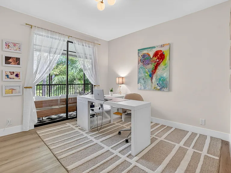 5801 Coach House Cir #E — Photo 17