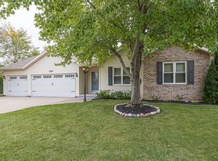 4941 Dove Ct, Bettendorf, IA