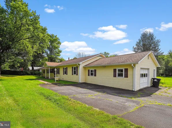 20122 Dairy Ln, Sterling, VA 20165