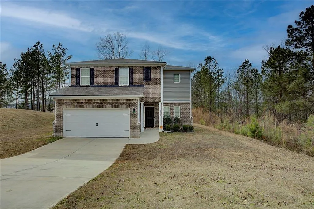 4 bed, 2.5 bath, 1986 sqft, $2,200 — Photo 1