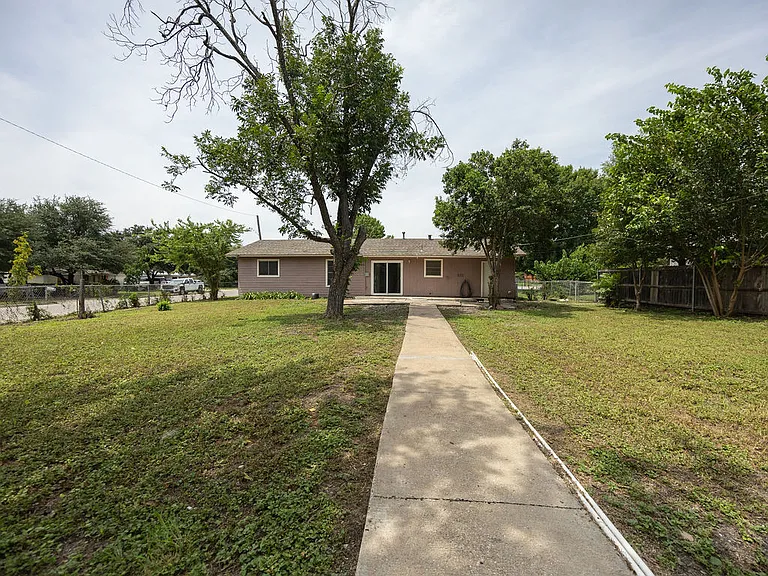 8011 Pistol Ln — Photo 19