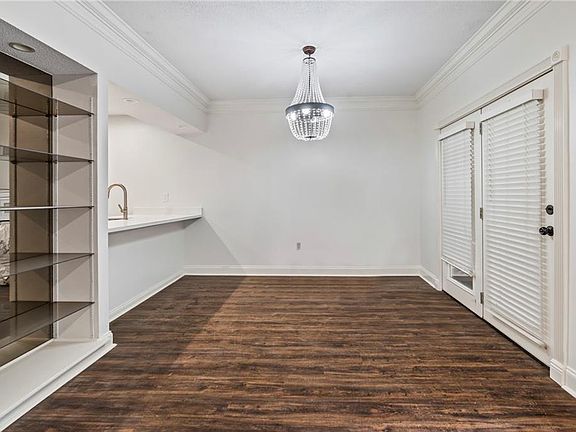 4th image of 112 Catalpa Ln #112