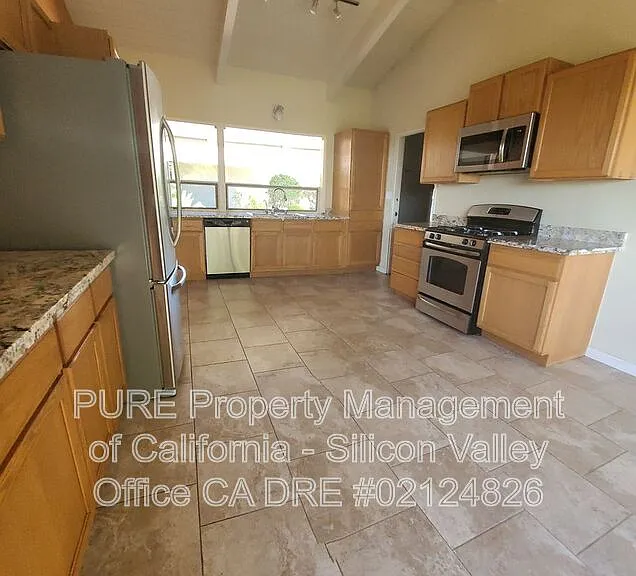 21224 Saratoga Hills Rd — Photo 4