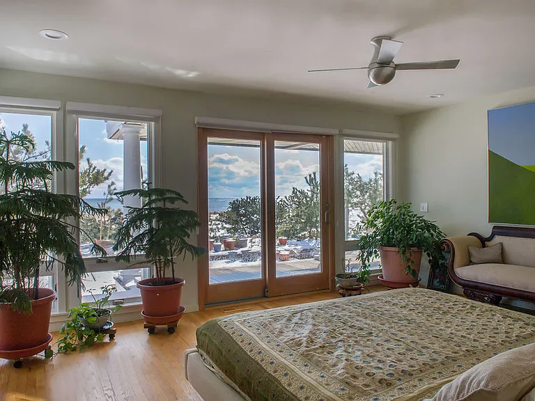333 Dune Rd — Photo 8