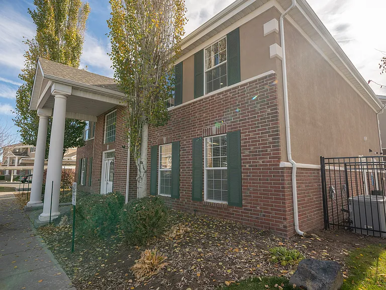 Stone Brook Apartments — Photo 18