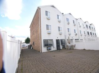 1 Starboard Ct #1, Bronx, NY 10473