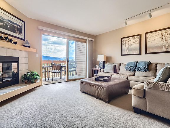 Beautiful unobstructed mountain views right from the sectional.