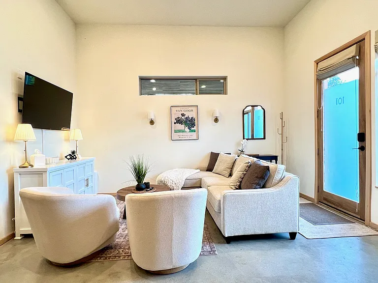 617 S Adams St #101 — Photo 37