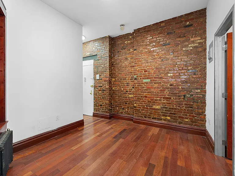 214 E 82nd St #20 — Photo 4